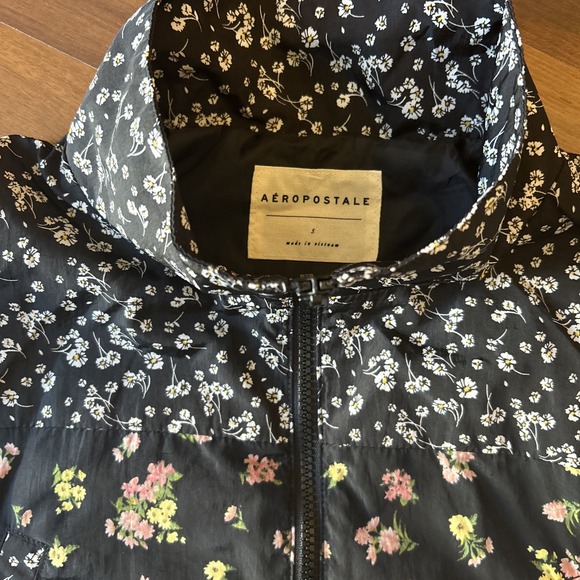 Aeropostale Long Sleeve Full Zip‎ Floral Crop Windbreaker Jacket Size S - Picture 3 of 5